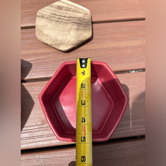 Set of two ceramic hexagon storage containers with wood lids with gasket - Picture 13 of 16